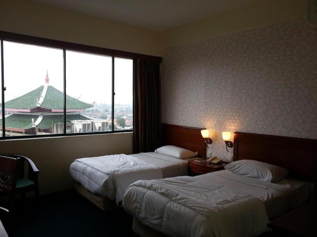 Klang Histana Hotel Extérieur photo