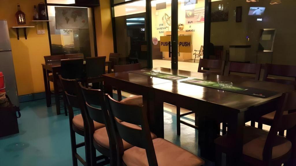 Klang Histana Hotel Extérieur photo