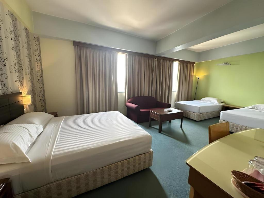 Klang Histana Hotel Extérieur photo