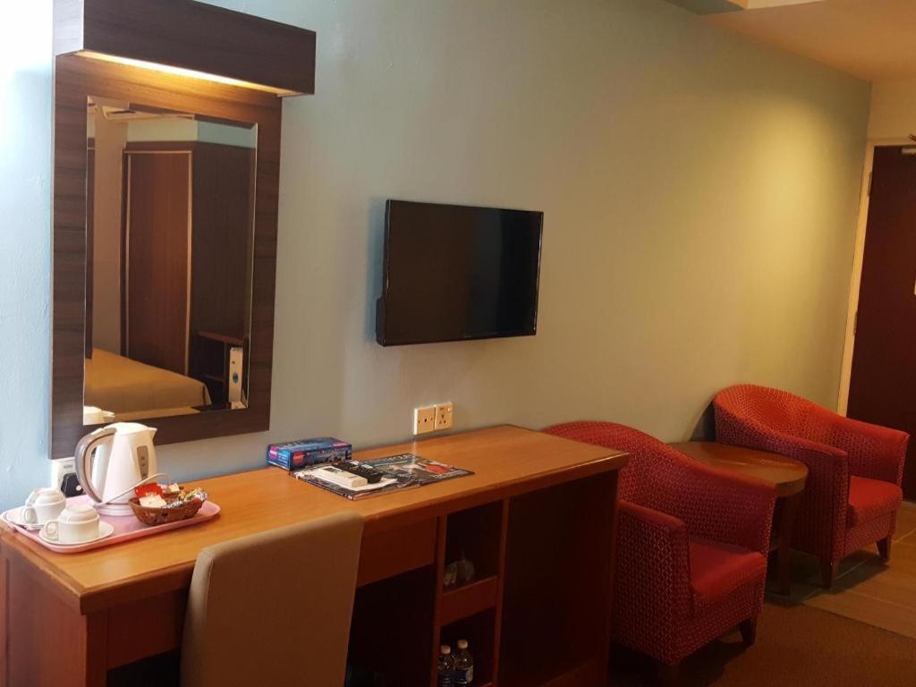 Klang Histana Hotel Extérieur photo