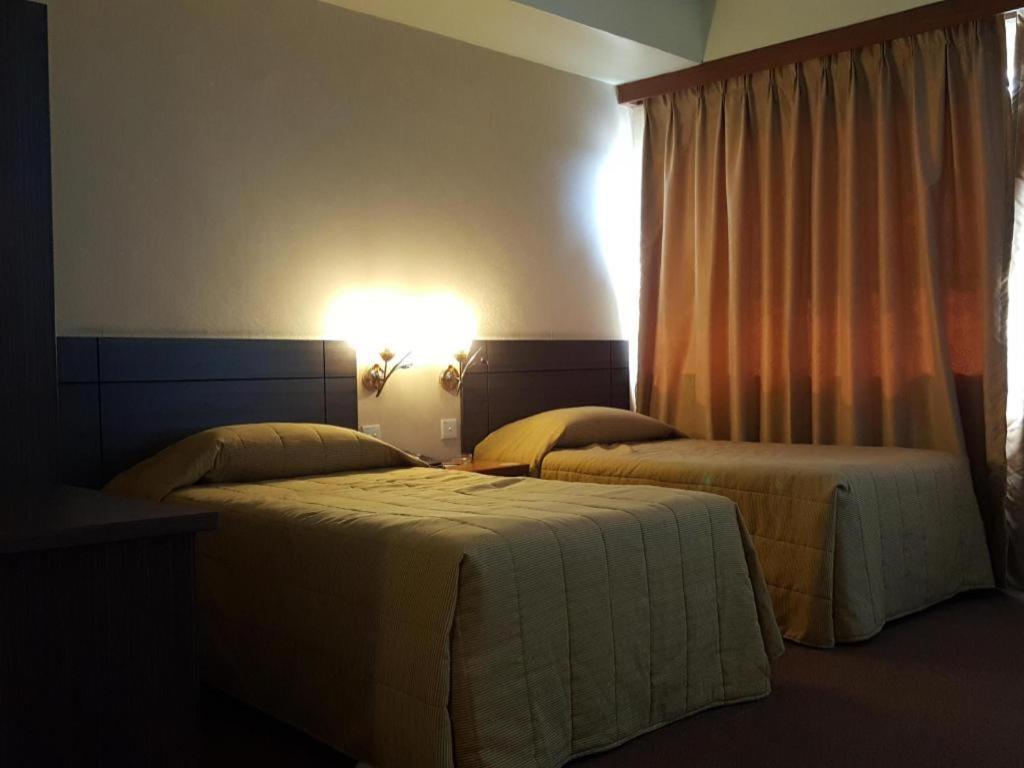 Klang Histana Hotel Extérieur photo