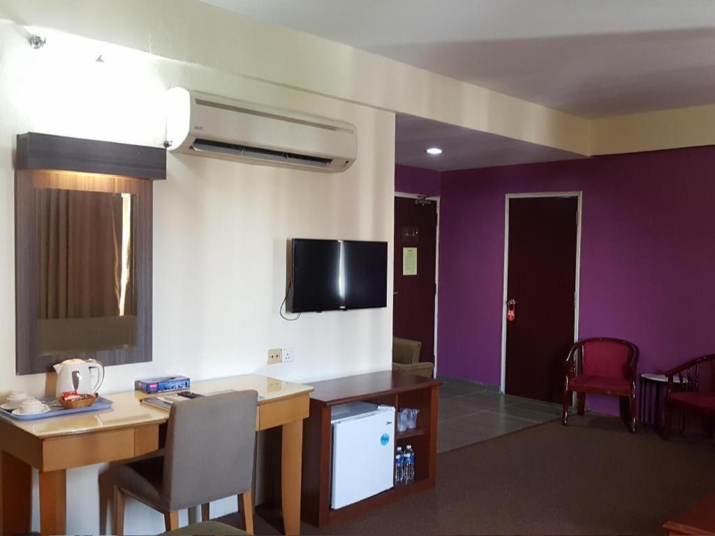 Klang Histana Hotel Extérieur photo