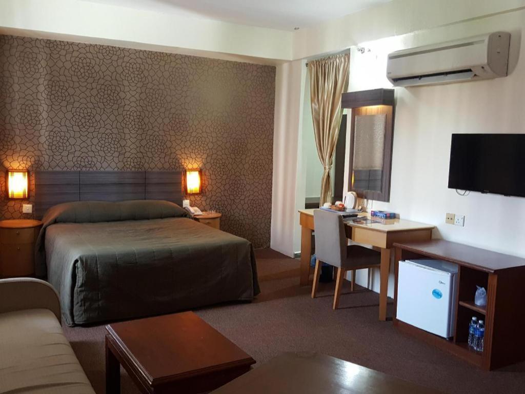 Klang Histana Hotel Extérieur photo