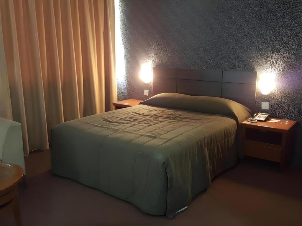 Klang Histana Hotel Extérieur photo